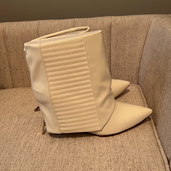 White, hidden wedge bootie with gold zipper detail on the back - Picture 3 of 4